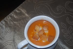 Spicy Tomato Soup (With Croutons)